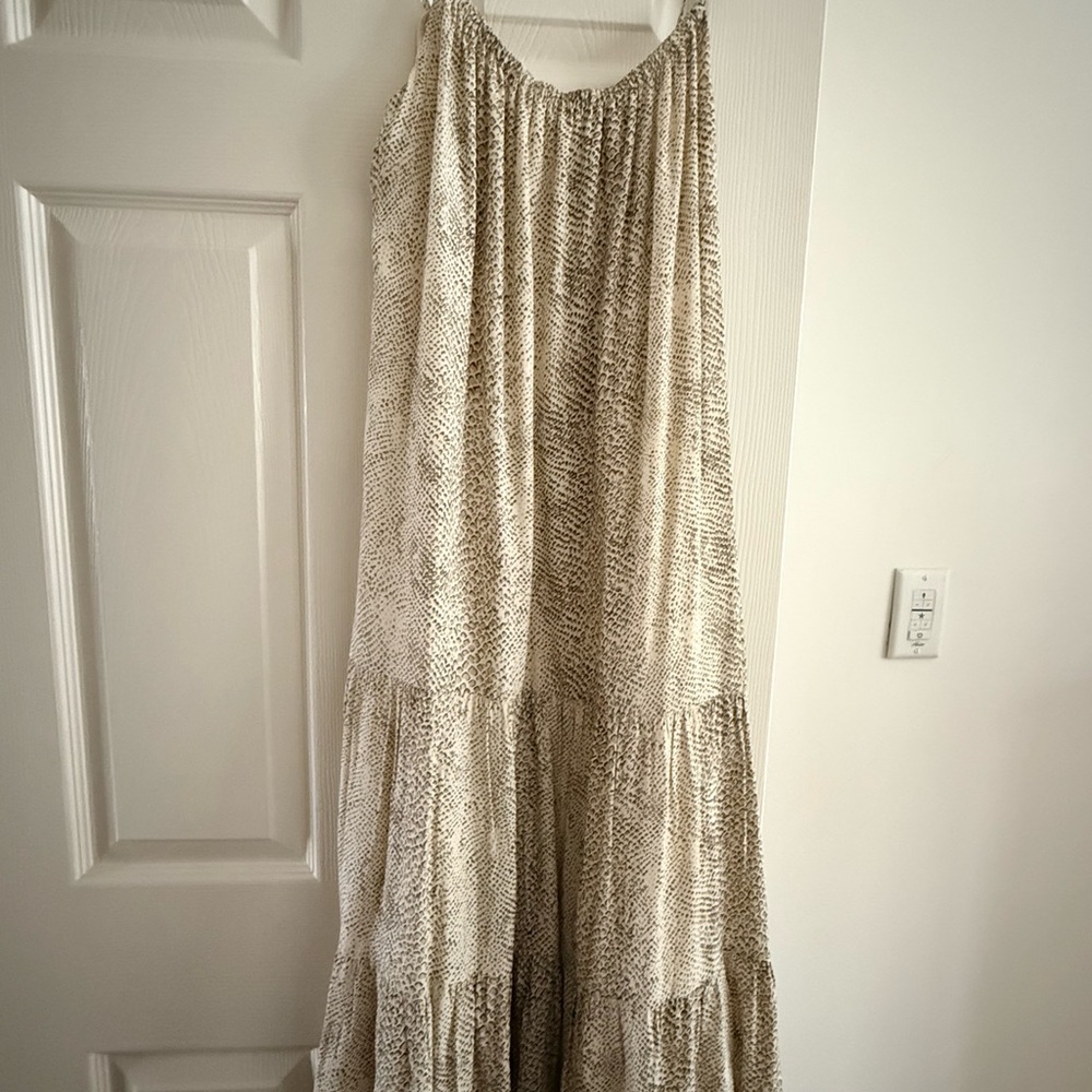 Elegant Cream Rails Dress
